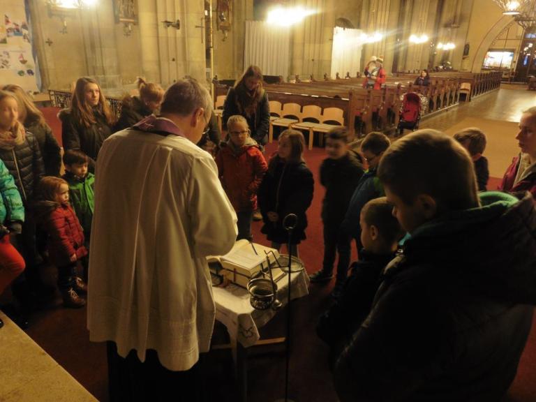 Aschenkreuzfeier mit Kindern