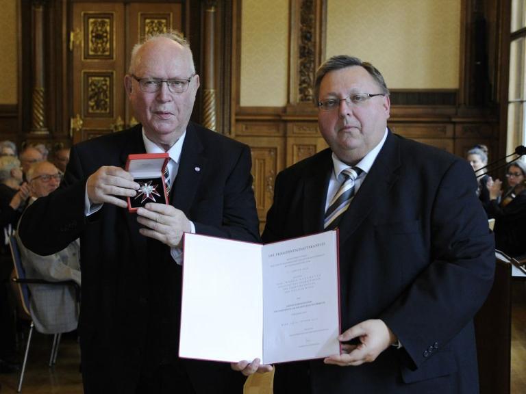Ehrenzeichen für Karl Wilhelm Hagemayer