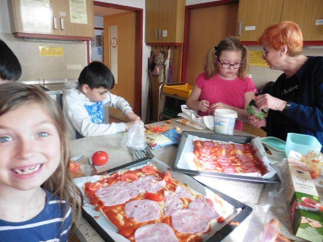Pizza backen mit unseren Kids