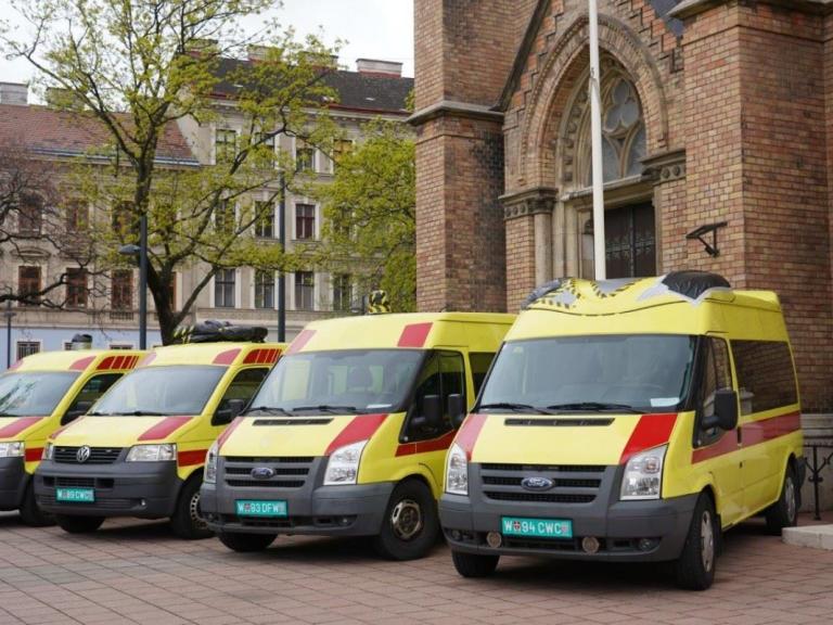 Segnung der Rettungswagen