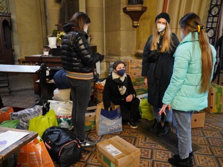 Ukrainedirekthilfe Sammelzentrum Familienplatz
