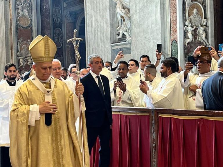 Einheit und Frieden: Leo XIV. beginnt sein Pontifikat
